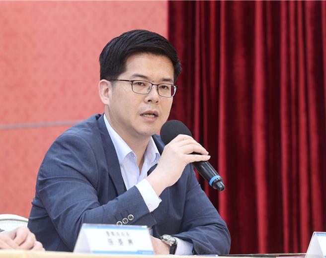 台北市法務局長連堂凱表示，目前已與國泰產險、遠東百貨公司達成確認，這次A13寶林餐飲的經營行為有在理賠範圍中，而保單的額度有數億元，受害者及其家屬不用擔心求償無門。(粘耿豪攝)