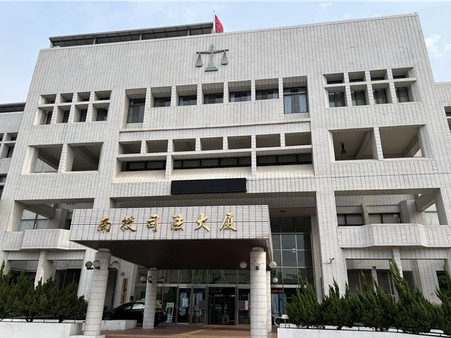 南投縣有多項竊盜前科的62歲陳姓男子，10年前陸續犯下強盜、公共危險、放火等罪，出獄仍不思悔改，到百貨賣場竊取運動長褲，遭法院判刑拘役30天。（王煌忠攝）