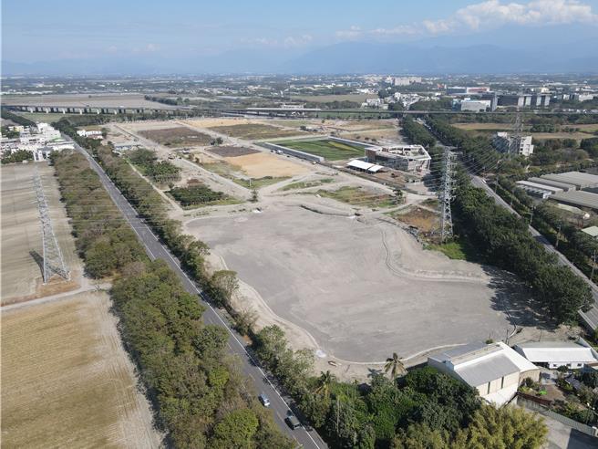 屏縣府與台糖合作開發「屏東熱帶農業特色產業園區」，預計開發的29公頃中可釋出17公頃產業用地，進而創造1300個直接就業機會。（屏縣府提供／謝佳潾屏東傳真）