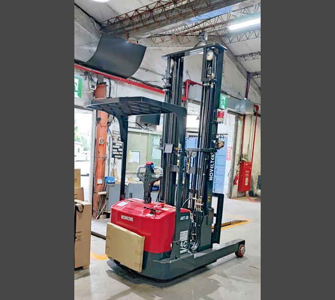 恆智重機堆高機「配重式全電動搬運車。圖／恆智重機提供