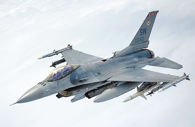 乌克兰外交部27日宣称，西方援助的F-16战机将于接下来几个月送抵乌克兰。图为美军F-16战机。（摘自美国空军官网）