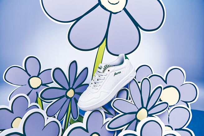 PUMA Court Classy Blossom，2680元。（PUMA提供）