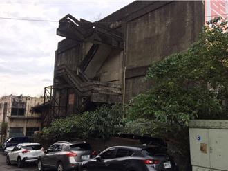  基隆暖暖街头「飘氨气味」 消防员急关闭废弃冷冻厂储槽闸门