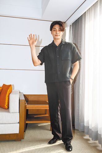 成勛愛嗑肉乾 EPEX學中文喊「笑死」