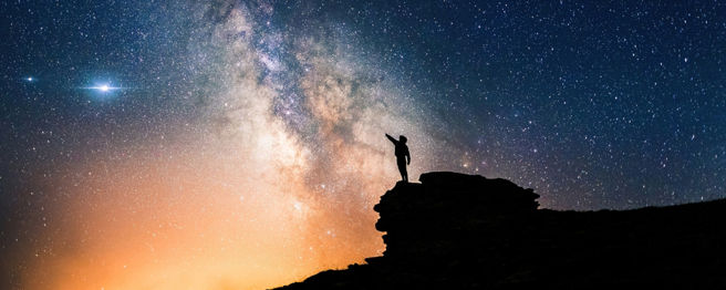 台灣吠陀占星權威李靜唯表示，未來一年「計都、羅喉」2凶星依舊虎視眈眈，尤其對台灣的食安、醫療、餐飲、旅遊業會產生重大影響。（示意圖：shutterstock／達志）