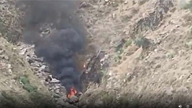 中方赴巴基斯坦跨部門工作組、陸駐巴使館等聯合弔唁遇難同胞。圖為恐襲現場。（新華社）