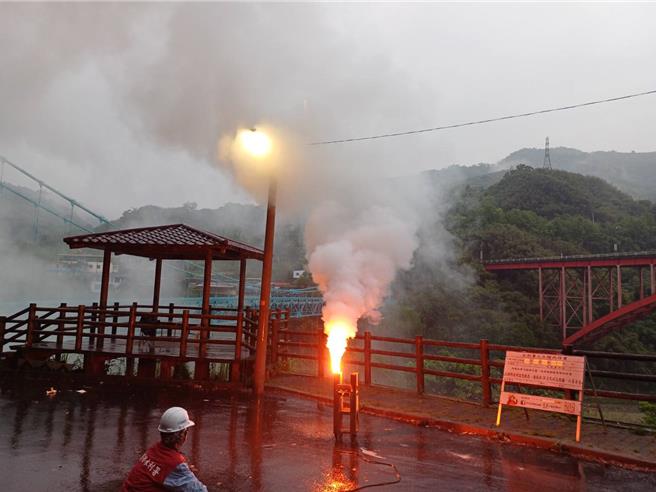 北水分署30日上午於石門水庫實施今年第5次人工增雨作業。（北水分署提供／蔡明亘桃園傳真）
