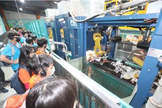 新北環保小局長任一日清潔隊長 全方位了解資源回收