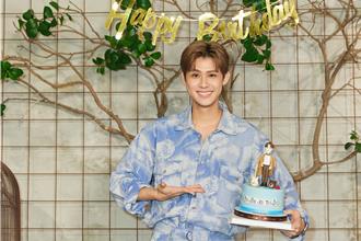 李玉璽「無聊咖啡」公益慶生！入住小豪宅拗炎亞綸幫繳房貸