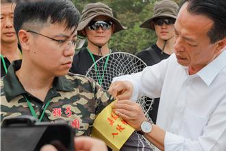 人蜥大戰！嘉縣「獵龍大隊」專剋綠鬣蜥 3年抓1.3萬隻