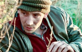 奧康納展現頹廢帥拍戲當露營 《盜墓奇美拉》獲歐洲影帝提名