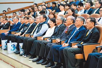 朝陽科大拔尖30 致力光耀國際