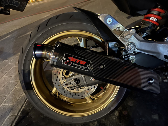 機車改裝排氣管製造惱人噪音。（翻攝畫面）