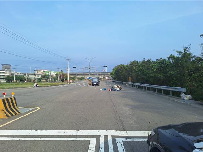 警消人员到场救援。（民眾提供／李京升苗栗传真）