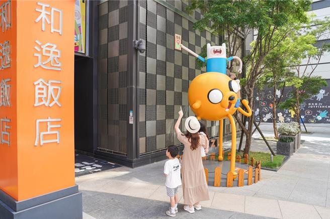 和逸飯店台南西門館「出發！綠色旅行趣」住房專案每晚4288元起，享豐富的自助式早餐並加贈送週邊美食地圖、延遲退房1小時。(國泰飯店觀光事業提供)