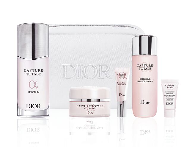 復興館DIOR迪奧逆時能量精華快充修護組，優惠價6150元，限30組。（遠東SOGO提供）