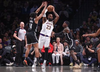 NBA》詹皇降臨！單場9顆三分球猛轟40分助隊撕破籃網