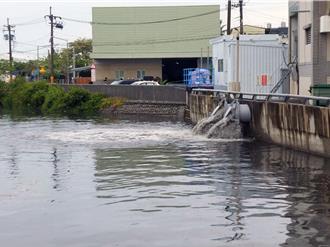 清晨突發大雷雨致部分積水 台南8座抽水站啟動排水