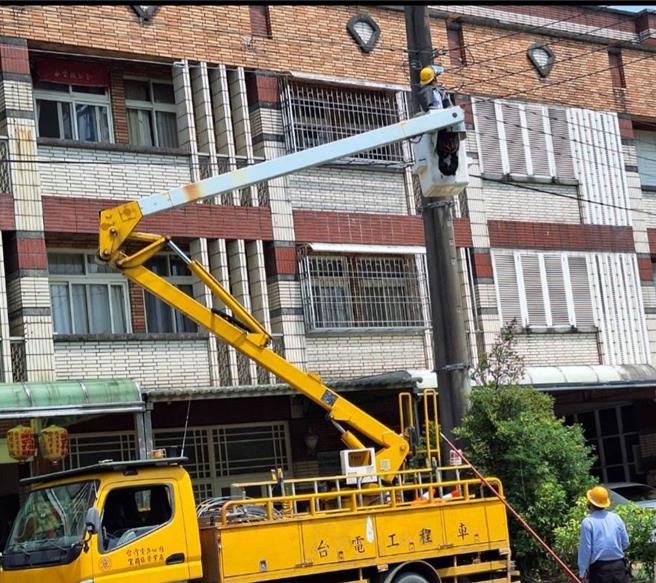 台电持续抢修中。（民眾提供／吴佩蓉宜兰传真）