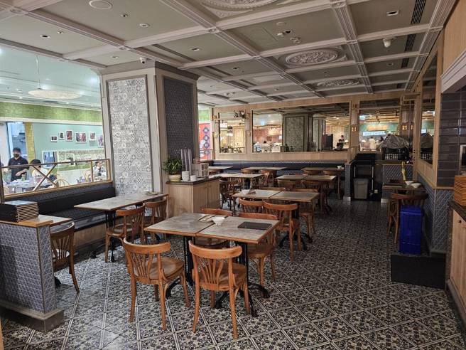 寶林茶室3月31日合約到期撤櫃。(游定剛拍攝)