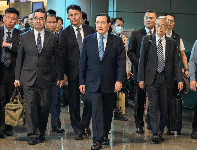 前總統馬英九（左一）。（陳麒全攝）