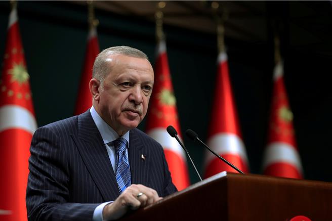 土耳其總統艾爾多安和他領導的執政黨正義與發展黨（AKP），在3月31日的全國地方選舉中，迎來他自2002年掌權以來，最大的挫敗。（路透社）