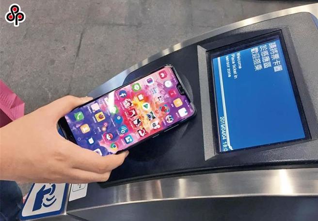 母亲节檔期即将开跑，购物通路纷纷祭出优惠，悠游付也集结线上电商、线下百货影城，祭出最高11％现金回馈的优惠活动。（本报资料照片）