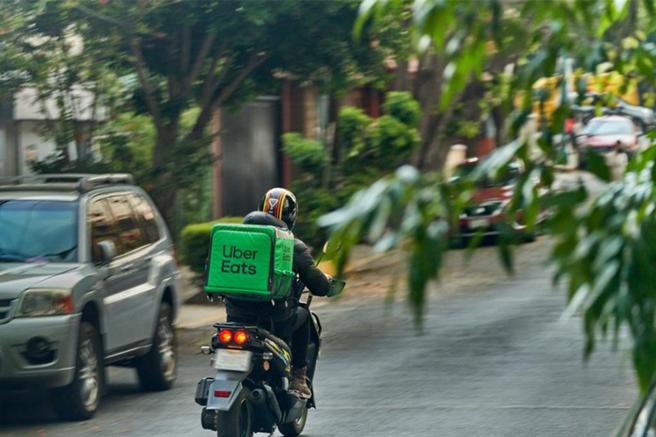 Uber Eats 与明台产物保险宣布携手合作，共同研议为 Uber Eats 平台上的外送合作伙伴提供第三人责任险。（图／Uber Eats ）