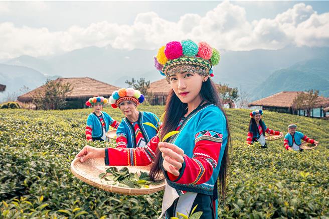 嘉義縣政府首度為阿里山鄒族部落拍行銷影片「山林島嶼」，1日正式發表。（嘉義縣政府提供／呂妍庭嘉義傳真）