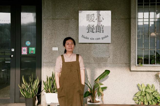 陈晓慧准备离开教职前看了高市青年局网站受到启发，决定创业。（图／高雄市青年局）