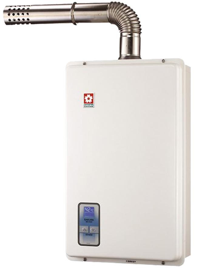 家乐福樱花牌数位恒温强制排气热水器13L，1万3300元。（家乐福提供）