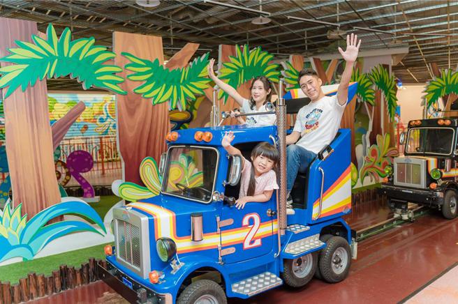 儿童节连假到义大游乐世界，12岁以下孩童只要10元就能入场。图／义大游乐世界提供