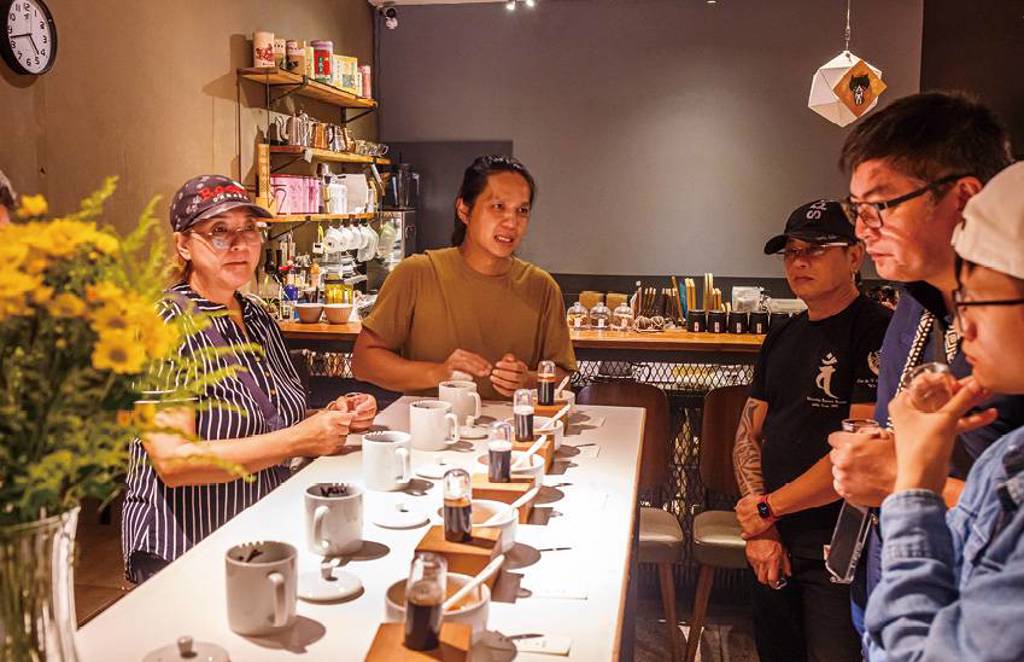流星花蓮-山海星光天文活動結合花蓮香氣絕不能錯過蜜香紅茶與精品咖啡，由吉林茶園主人帶領遊客走訪茶園，進行品茶體驗，入夜後再到臺地觀星，享受北回歸線獨有的浪漫。