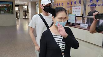 S媽現身北檢！大S控汪小菲擅搬畫作涉毀損債權   出庭不發一語