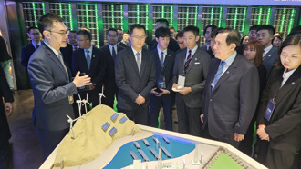 馬英九訪陸》參觀騰訊  聞AI助聽器賣「3千人民幣」驚：這麼便宜啊？