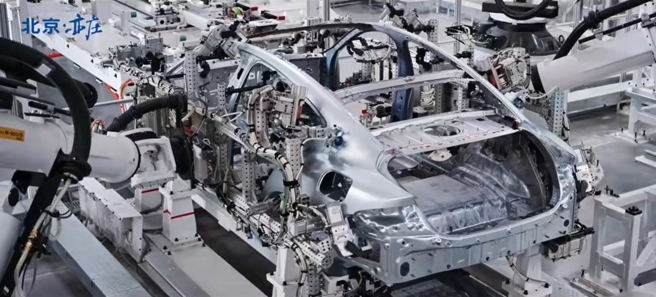 小米汽车超级工厂曝光。(图片/抖音)