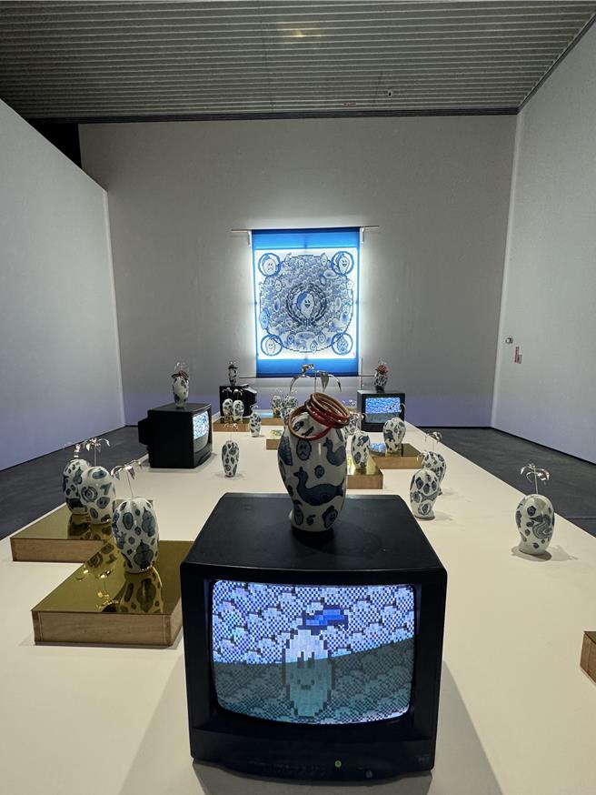 南美馆1、2馆即日起至6月16日展出「沃克、海怪、炮火与他们：热兰遮堡400年」。（曹婷婷摄）