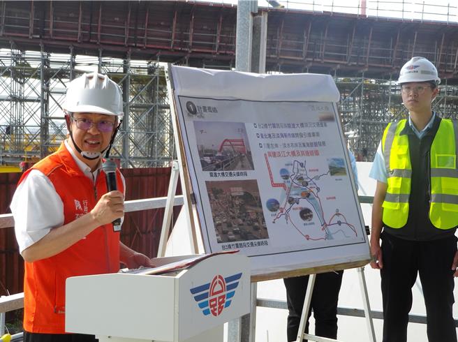 行政院長陳建仁（左）致詞。（張鎧乙攝）