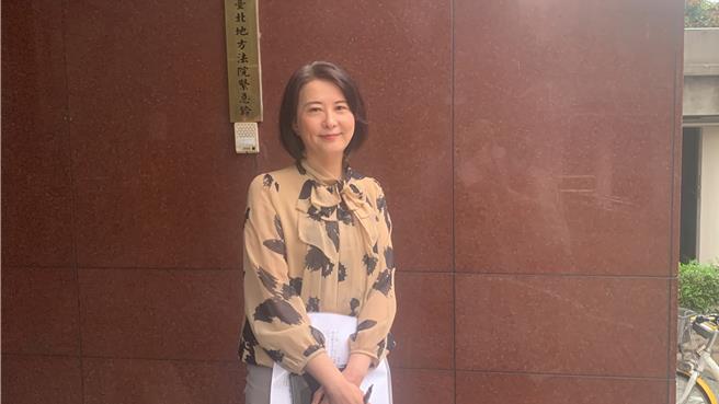 立委王鸿薇爆料屏东县前县长潘孟安担任赖清德竞选总干事北上辅选期间，入住力丽集团旗下「力能能源科技」董事长杨宗名下价值5000万的万华豪宅「力麒御品」，潘孟安提民事诉讼求偿150万元，并要求删除脸书相关贴文和网址；台北地方法院2日开庭，王受访强调，对方提出的证据完全没有潘孟安的名字。（图赖佩璇摄）