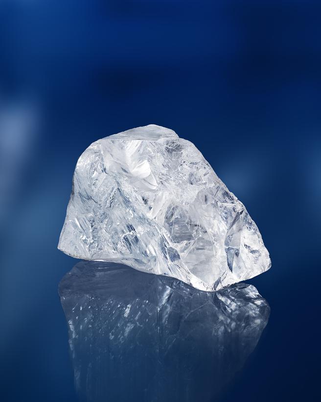 De Beers珠宝展登台，将展出一颗近112克拉钻石原石，是千载难逢、难得一见的珍宝。（De Beers提供）