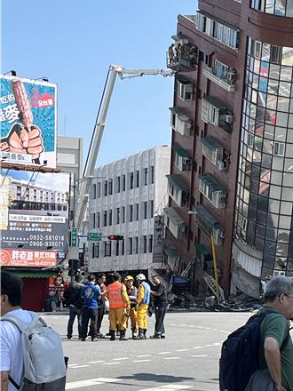 花莲地震道路全断  立委林忆君急吁：正视花东交通给平安的路