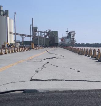 7.2強震碼頭受損嚴重 花蓮港封港船隻只出不進