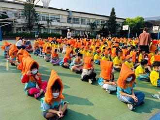 花蓮強震校園疏散 桃園大園區各國小「防災頭套」派上用場