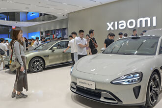 小米大漲 帶旺港股三大指數