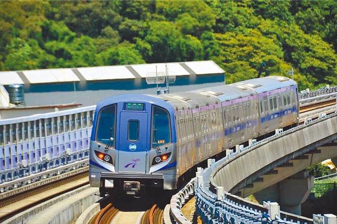 3日上午發生全台有感地震，機捷停車巡檢，約1.1萬名乘客受影響。（桃捷提供／蔡明亘桃園傳真）