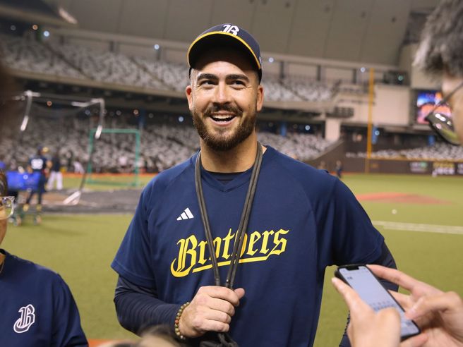 中信兄弟洋投艾士特。（杜宜谙摄）