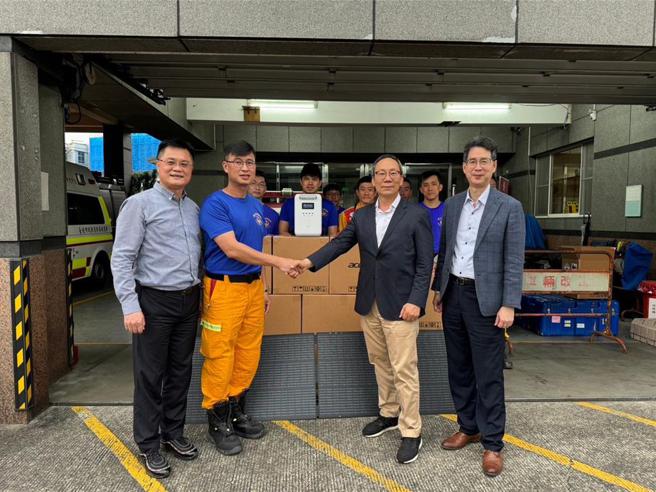 展碁国际捐储能行动电源以协助救灾工作。图／业者提供
