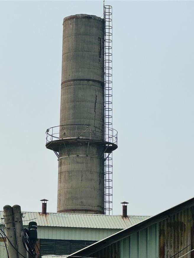 0403花蓮大地震，台中百年歷史建築月眉糖廠煙囪傳出出現裂縫。（楊瓊瓔辦公室提供／張妍溱台中傳真）