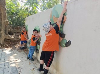 高雄漯底山公園變遊樂場 南安學童歡度兒童節