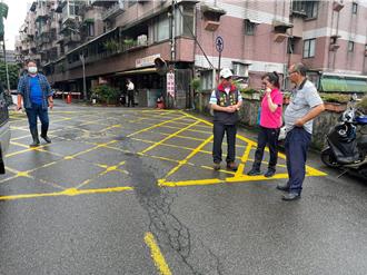 基隆正信路坑洞多13日將刨鋪 建審議機制改善社區爛路